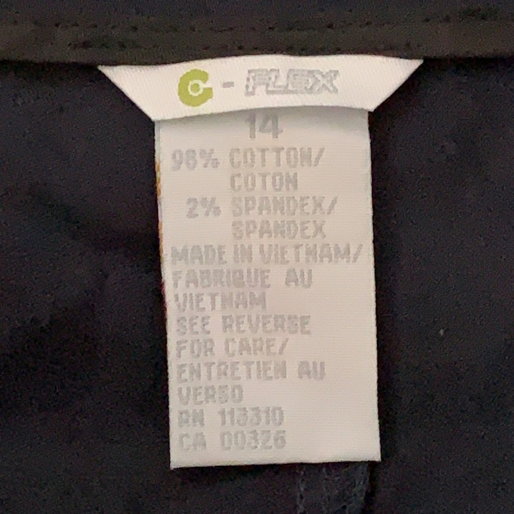 NWOT IZOD navy blue flex Bermuda shorts - Picture 3 of 3